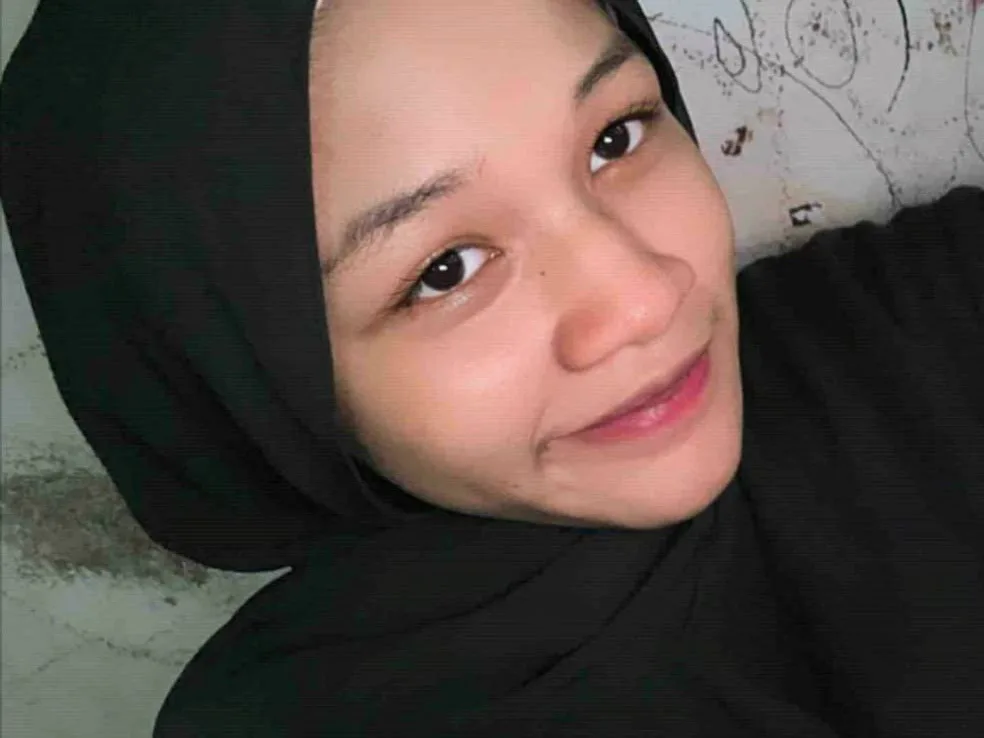Budak Sekolah Hisap Kote