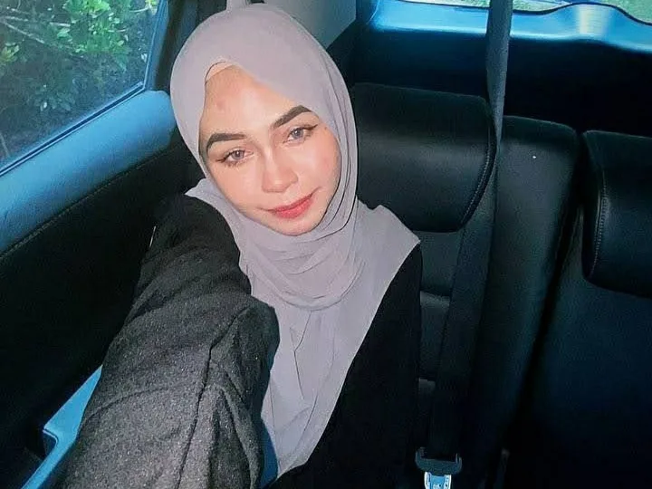 Awek Hijab Nakal Bogel