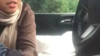 Malay Hisap Kote dalam Kereta